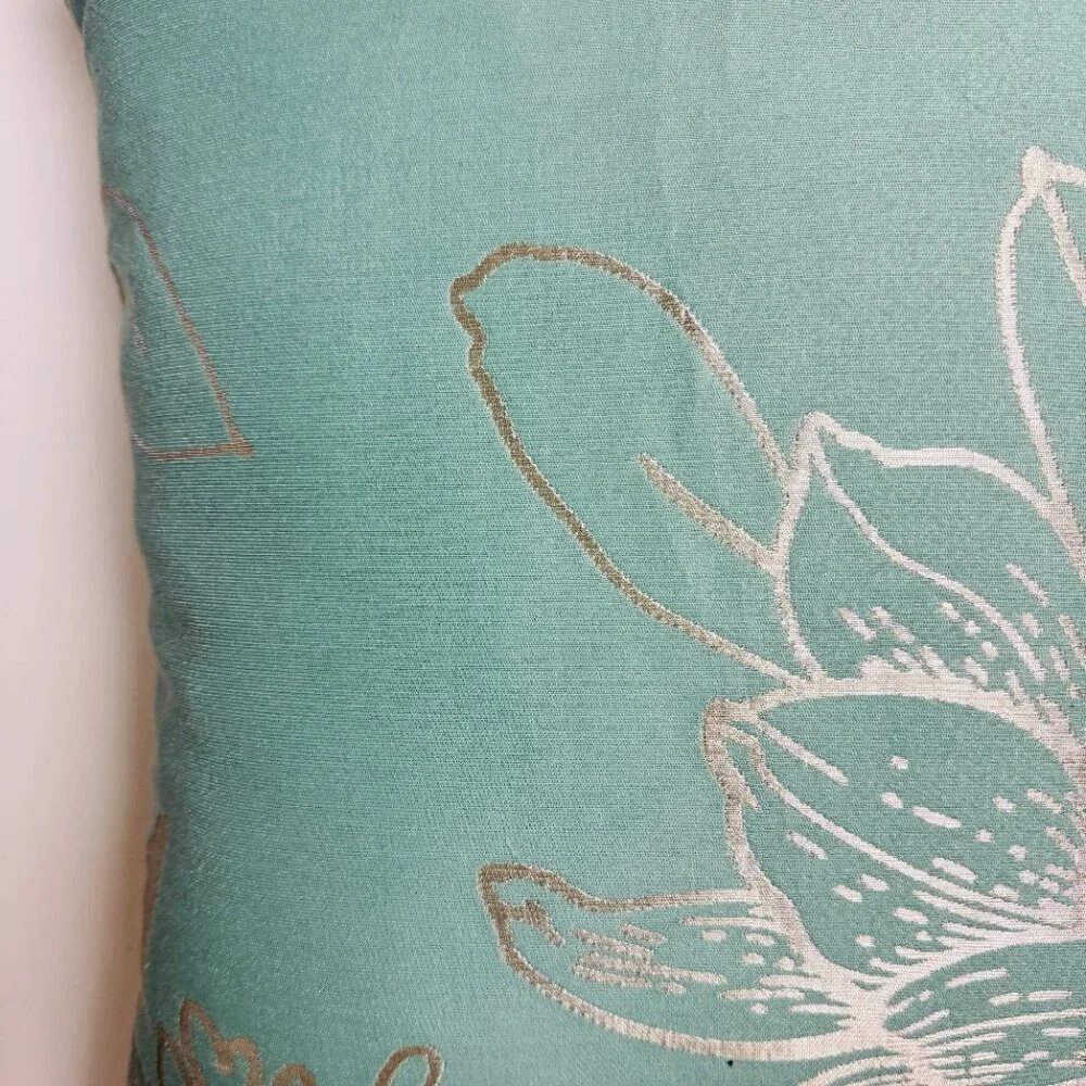 Pier 1 Pillow Double Pattern 18